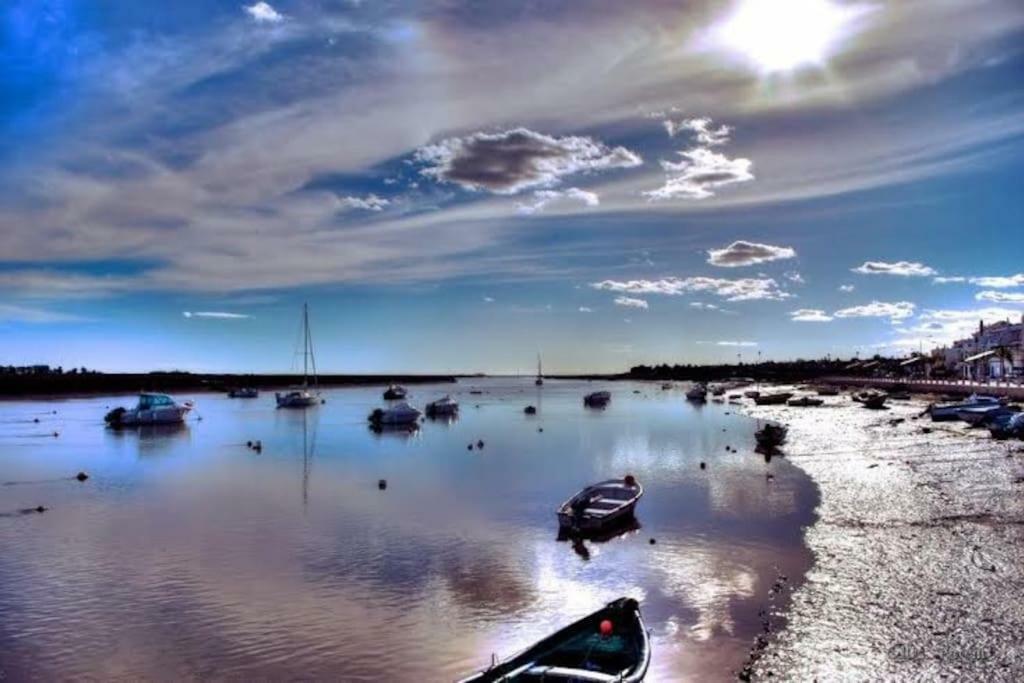 Home4U - Cosy Apartment With Fantastic Terrace Cabanas De Tavira Bagian luar foto